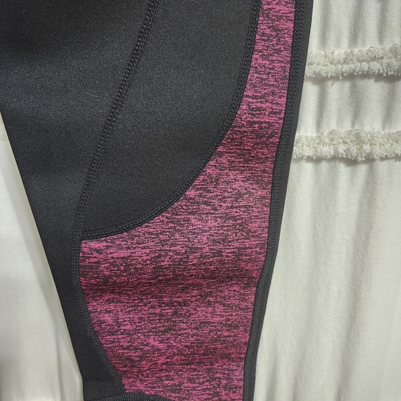 Bnwot Women's High waisted, Neoprene workout leggings. Size small . Firm on pric - Picture 6 of 12